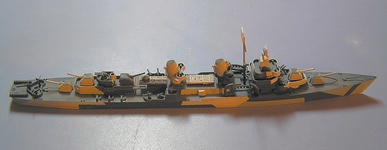 Skywave Fletcher-class model built out-of-box without rails (Before picture).