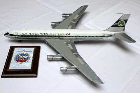 Boeing 707 with award